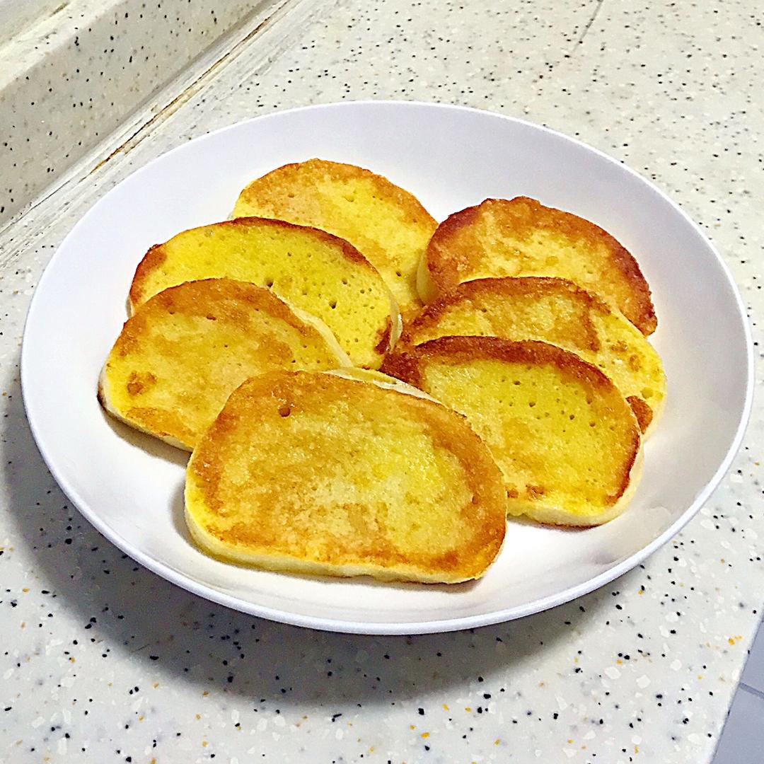 小晴_chen做的鸡蛋煎馒头片