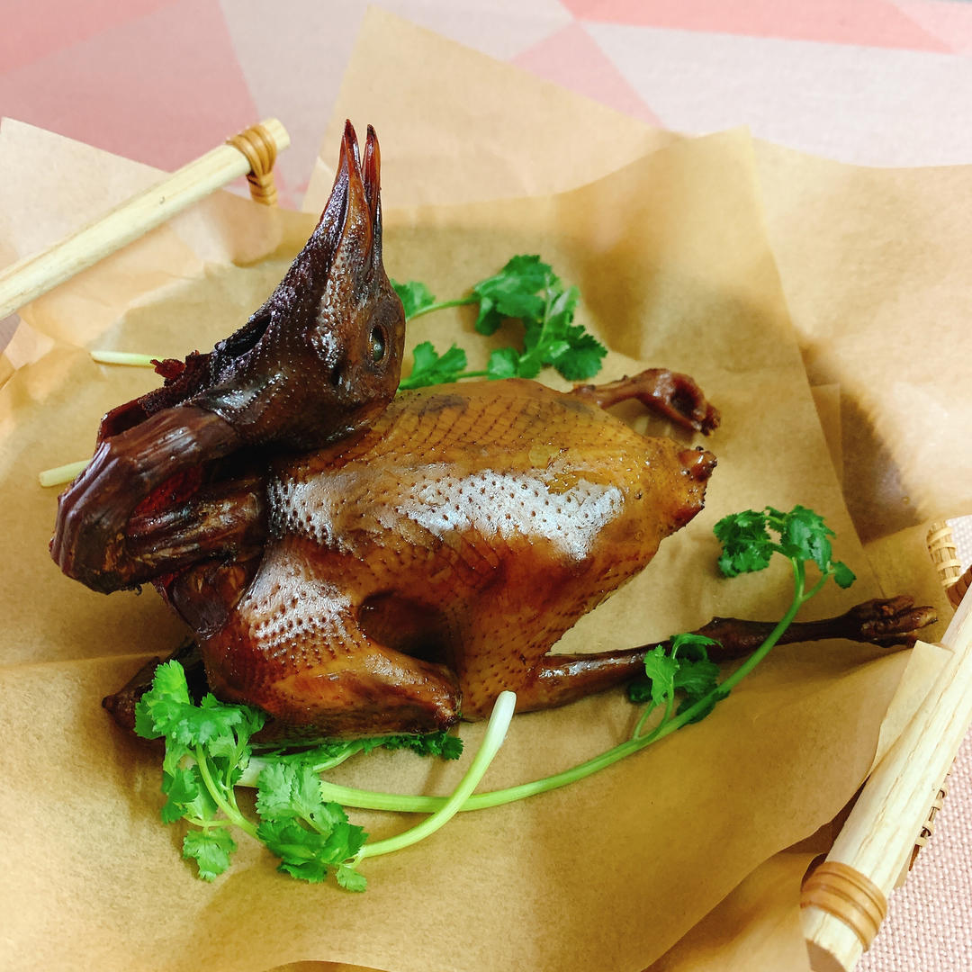 脆皮乳鸽