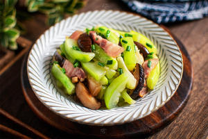 【夏天瓠瓜这样烧!咸鲜回甘,好吃又下饭🍚的做法步骤图】烟火间_下厨房