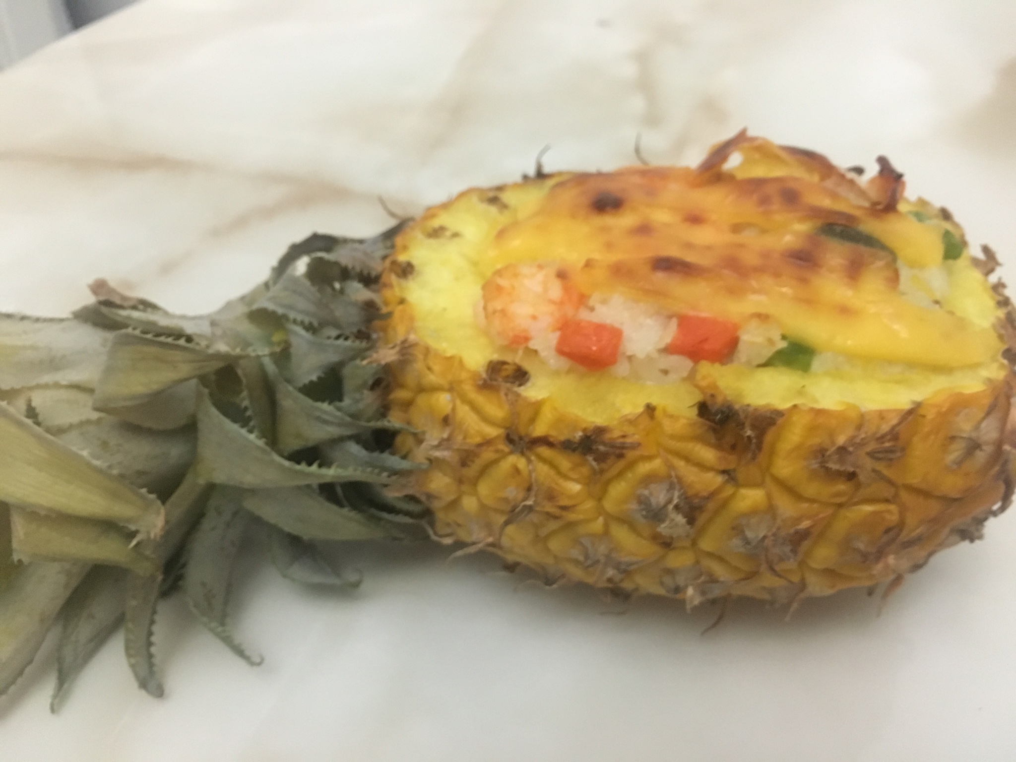 菠萝鲜虾焗饭的做法