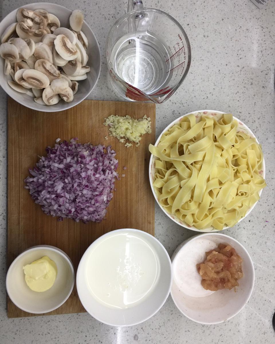 奶油鸡肉蘑菇意大利面 Cream of Mushroom Chicken Pasta