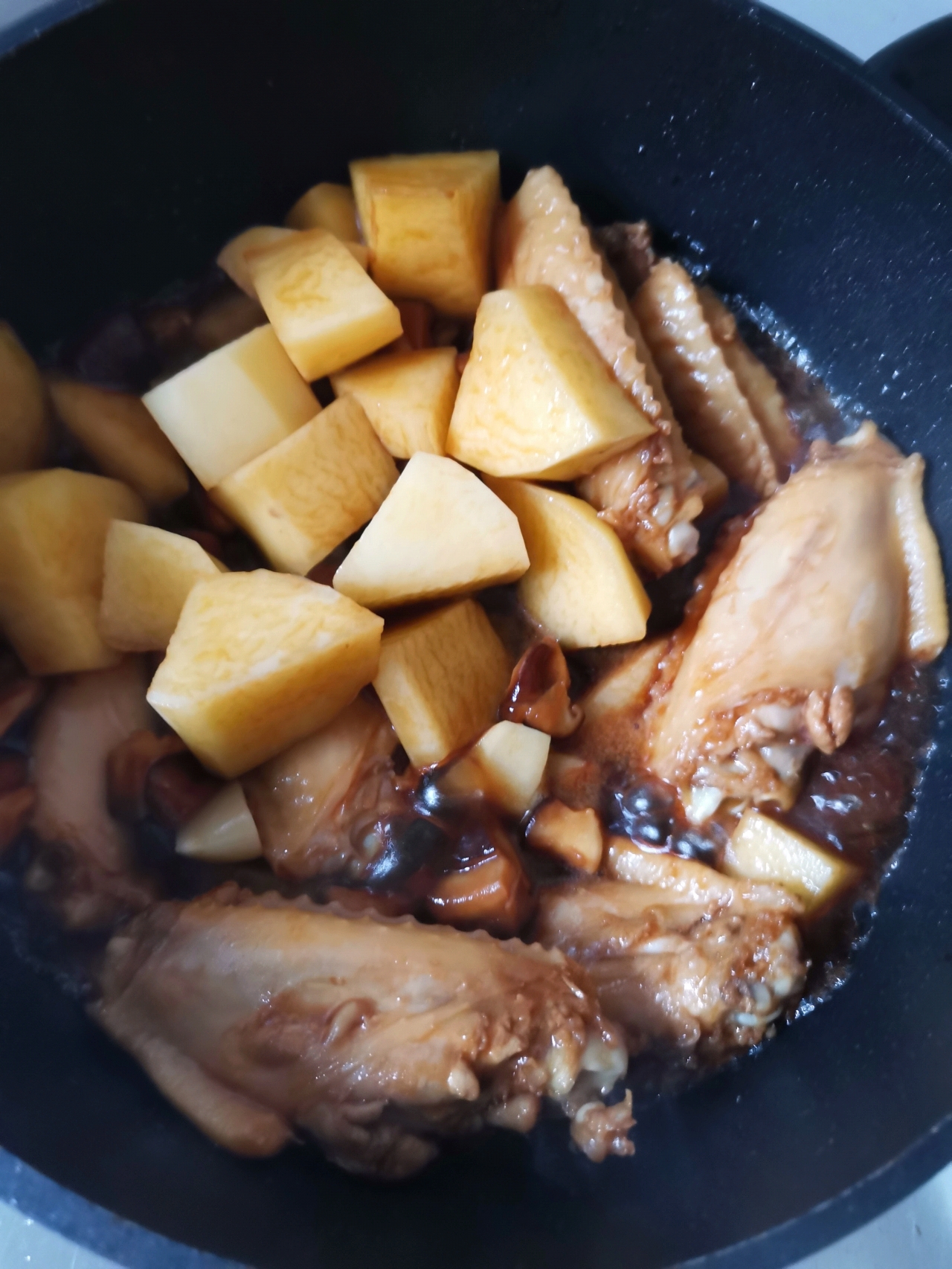 中鸡翅炖香菇土豆