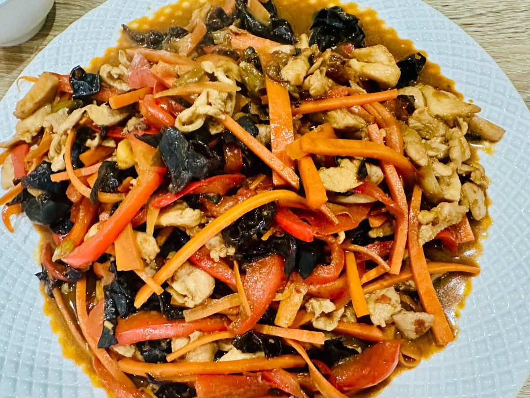 米饭🍚杀手鱼香鸡丝         （减脂期也可以吃）
