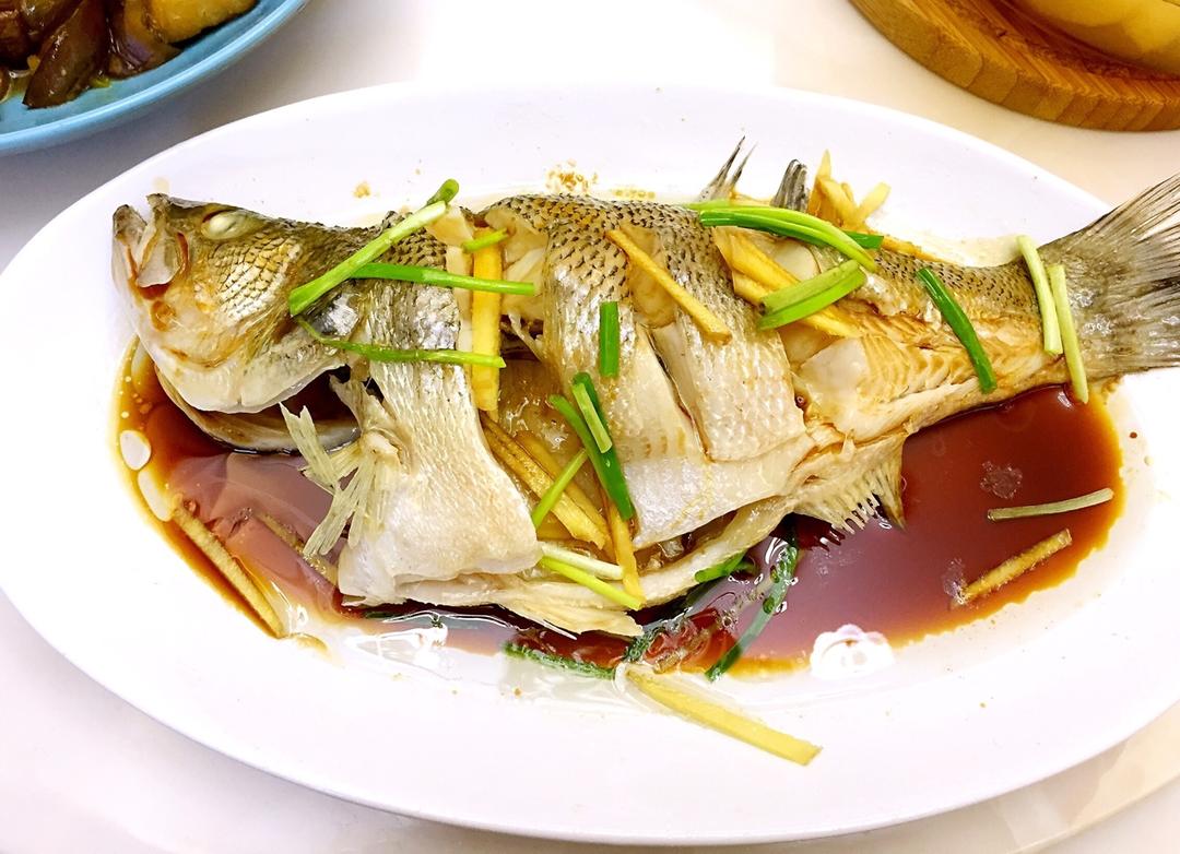 清蒸鲈鱼