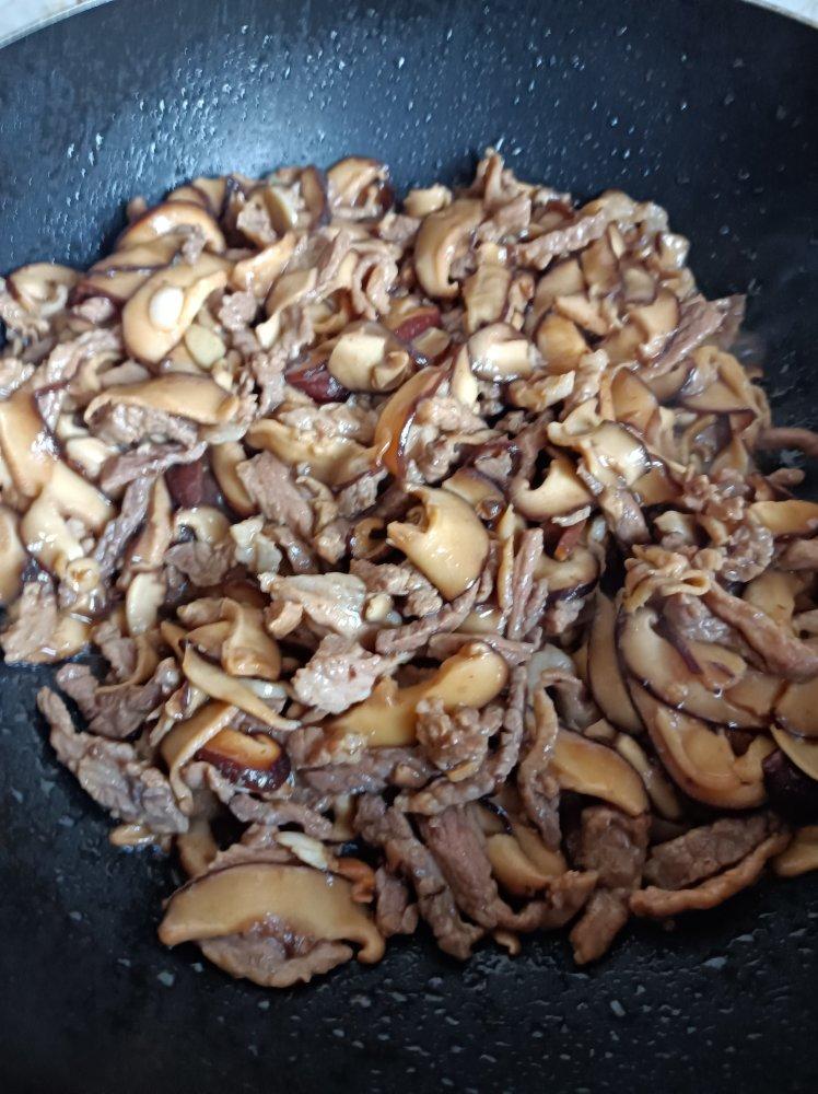 香菇炒肉