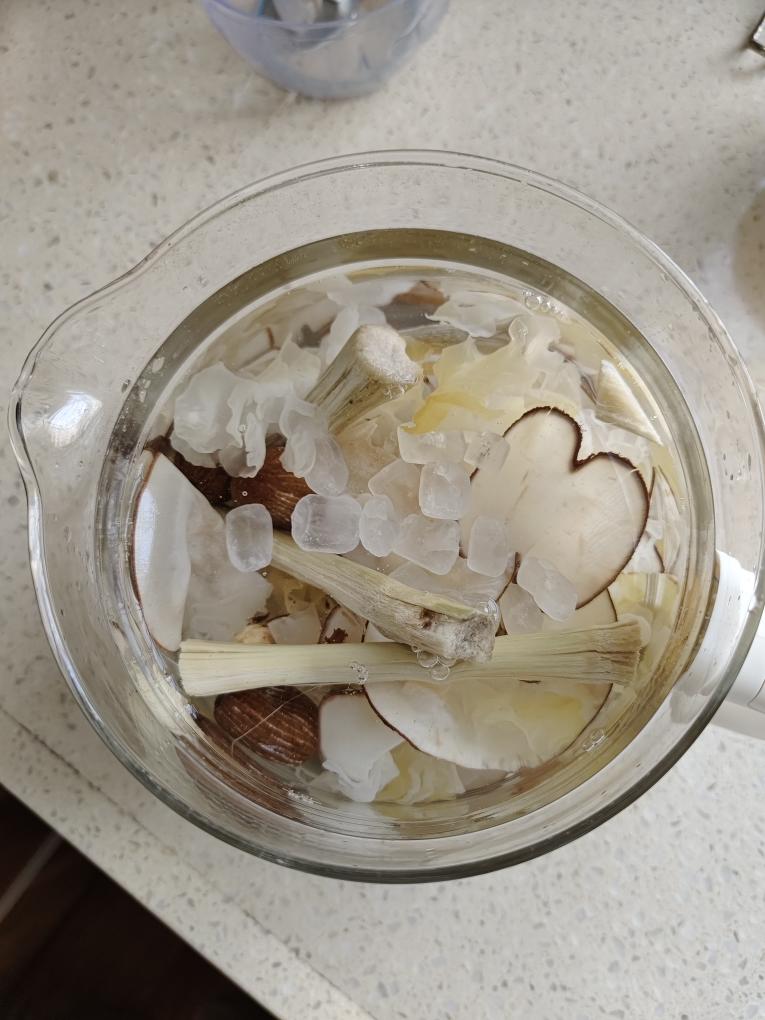 海底椰雪梨汤的做法