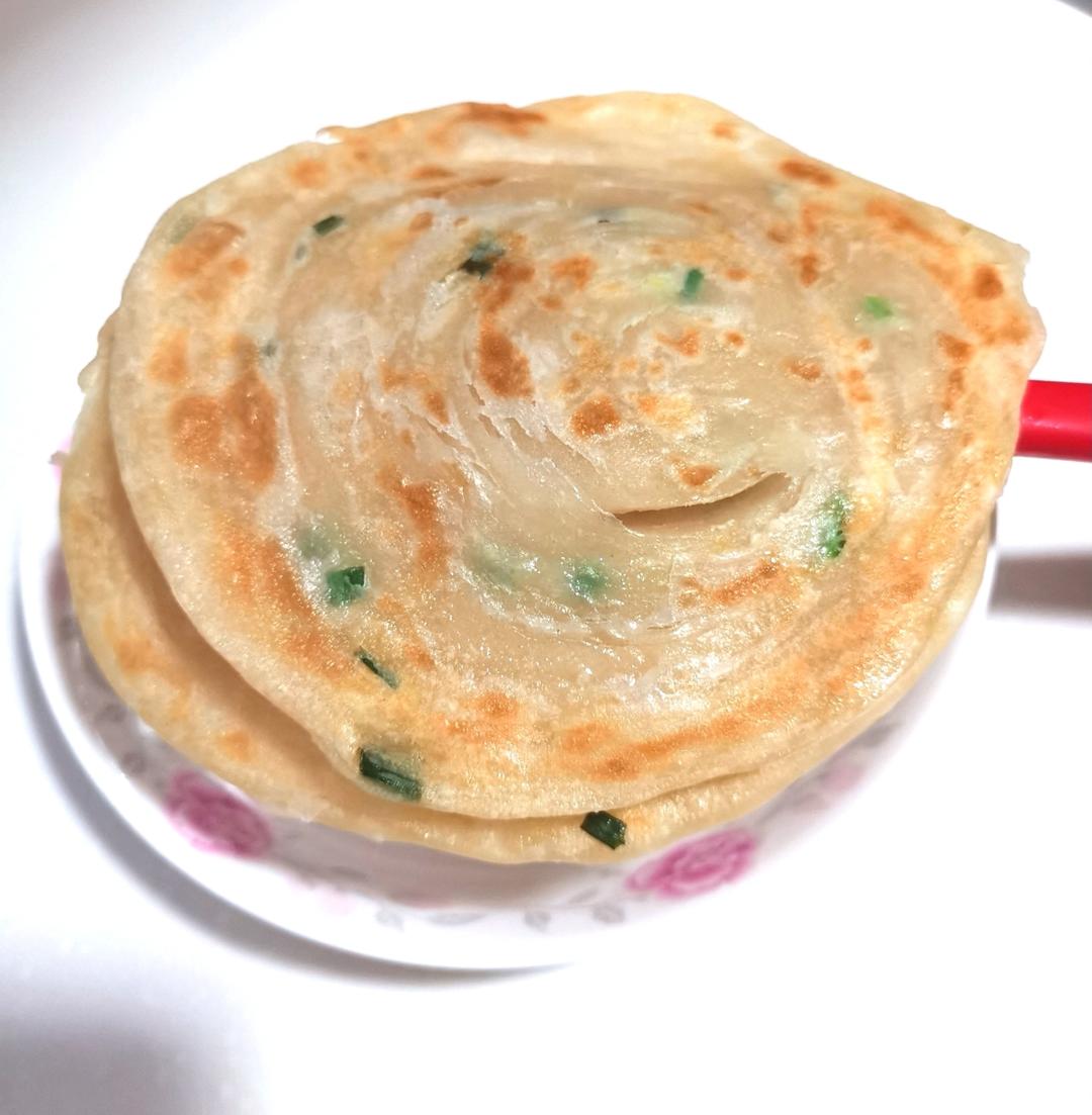 家常葱油饼 柔软多层 凉了也不硬 附细节视频详解