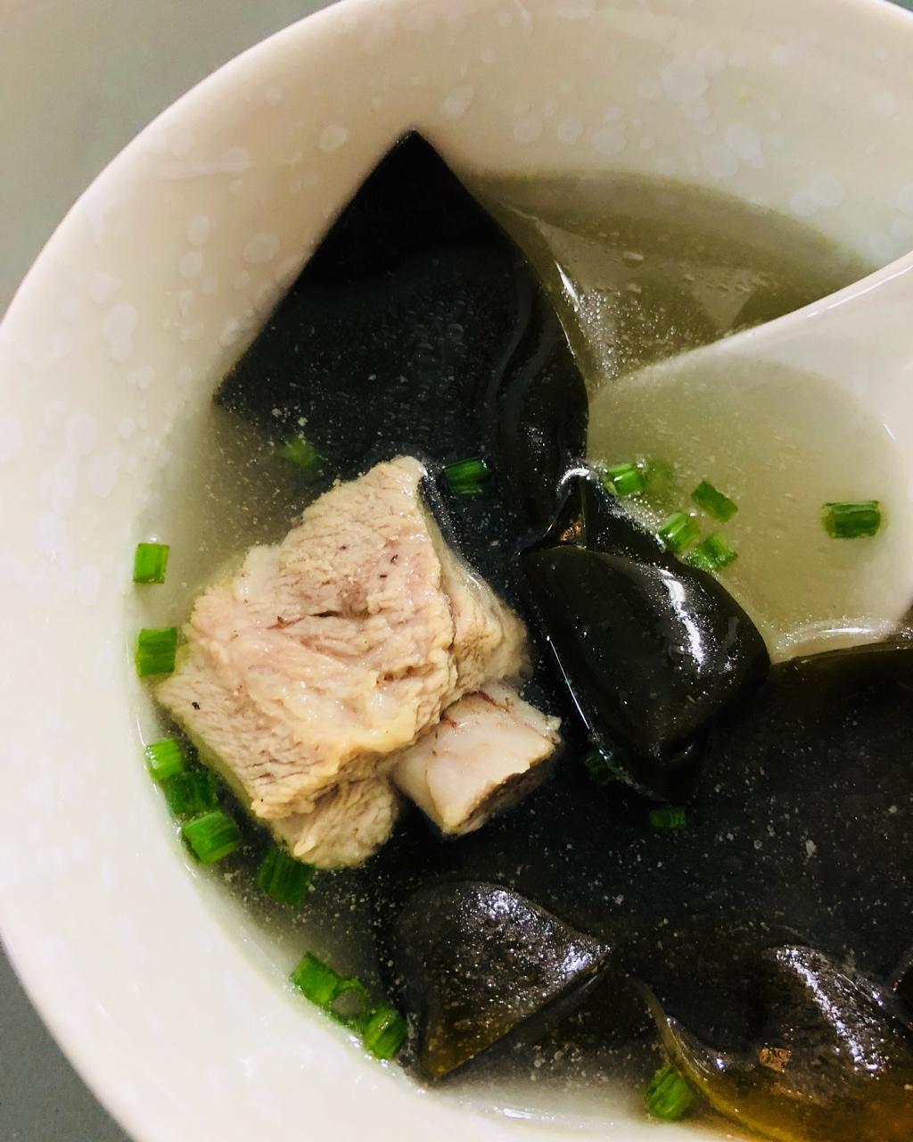 海带排骨肉汤
每日一汤养生