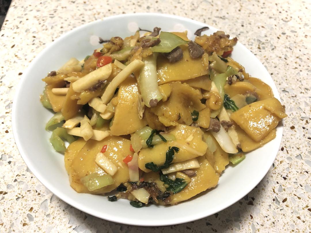 冬笋丝炒黄米粿