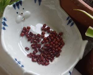 减肥美白控糖－－银耳红豆薏米咸藕汤的做法 步骤2