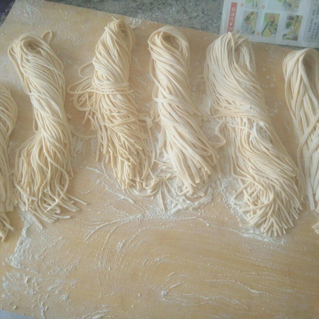 自制彩色手工面条/挂面