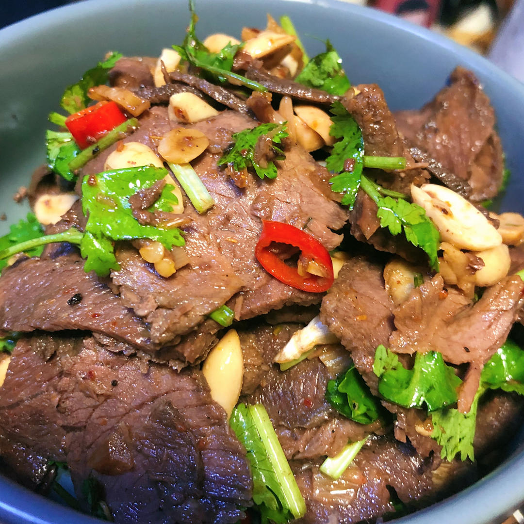 难揣度做的元气满满的夏日凉拌卤牛肉