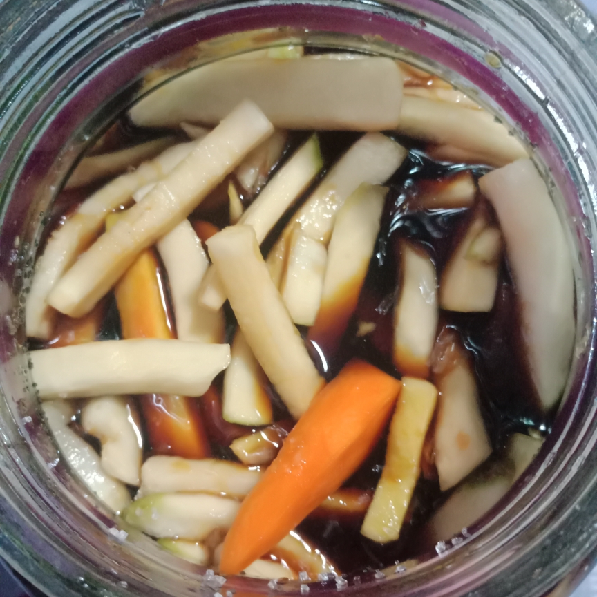芥菜疙瘩咸菜(和腌小黄瓜)的做法