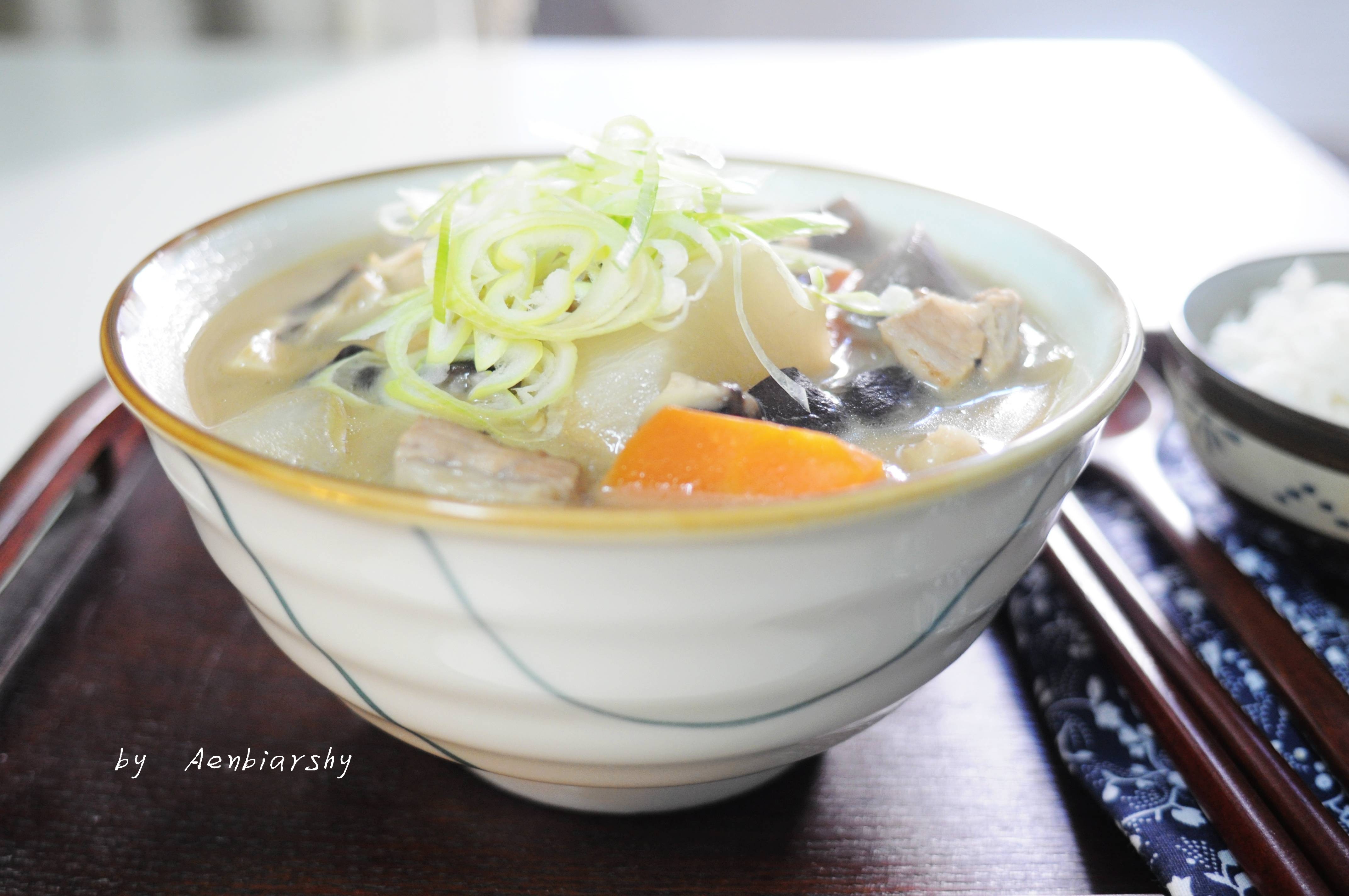 豚汁(猪肉味噌汤)