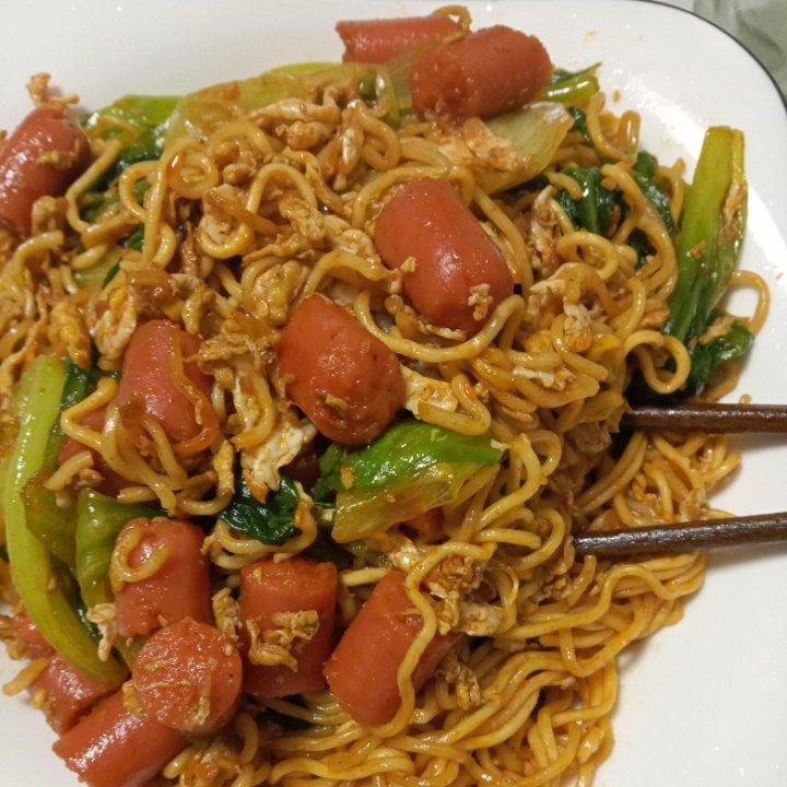 路边摊风味炒方便面