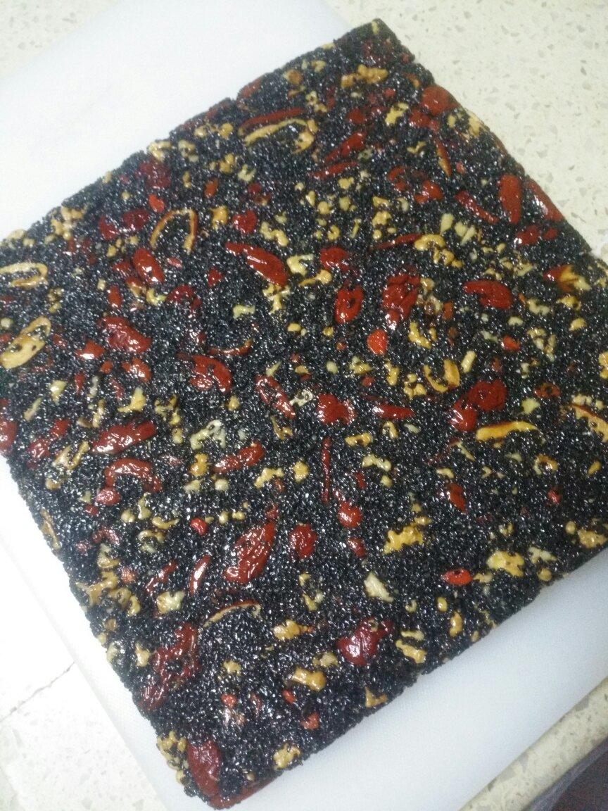 养生四物糕-红枣核桃枸杞黑芝麻