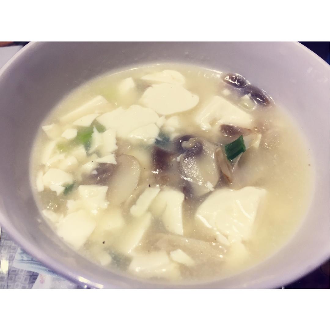 蘑菇豆腐汤