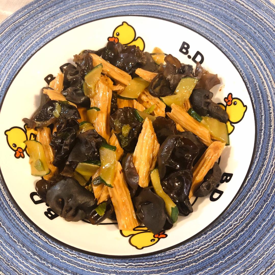 腐竹木耳黄瓜炒