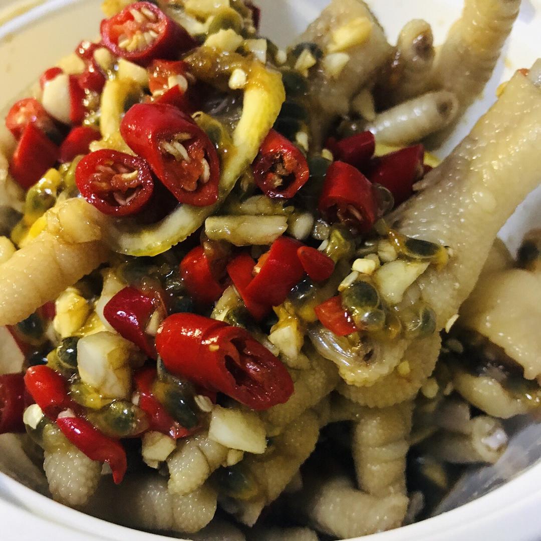 【酸辣无骨凤爪】