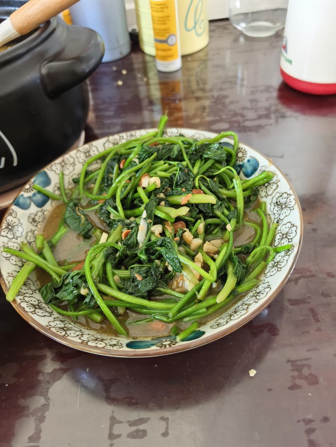 延缓衰老的炒番薯叶