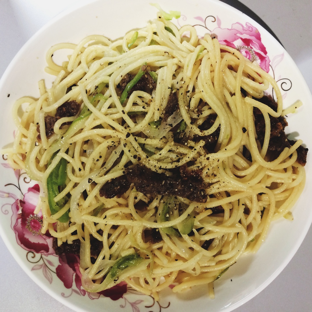 黑椒牛柳炒意面