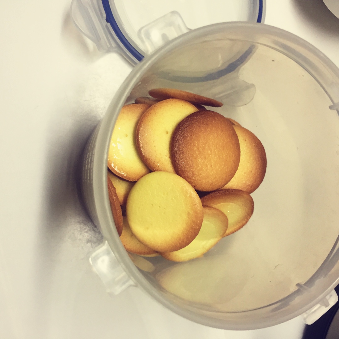 蛋黄小西饼（烤箱做饼干，简单又好吃）