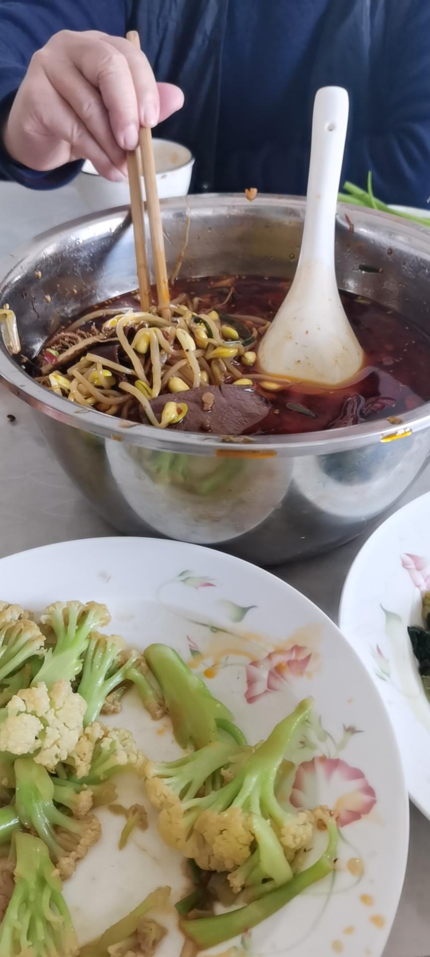 厨师长教你：“毛血旺”的家常做法，味道很棒先收藏起来