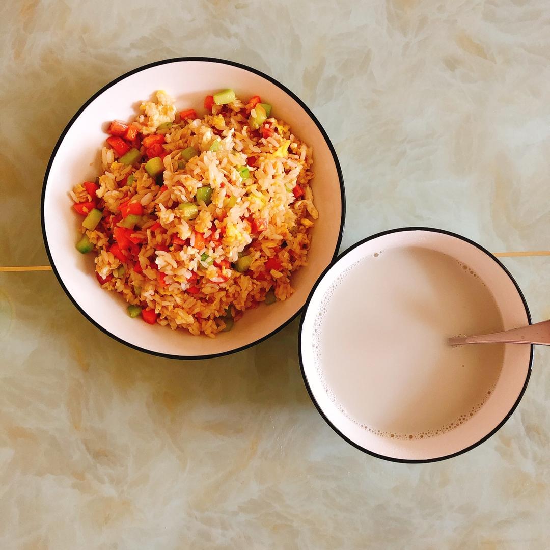 厨师长教你“蛋炒饭”如何做才好吃，答案都在这里面！