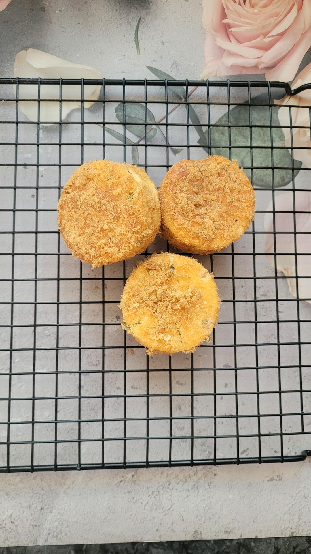 可以吃8个的肉松小贝
