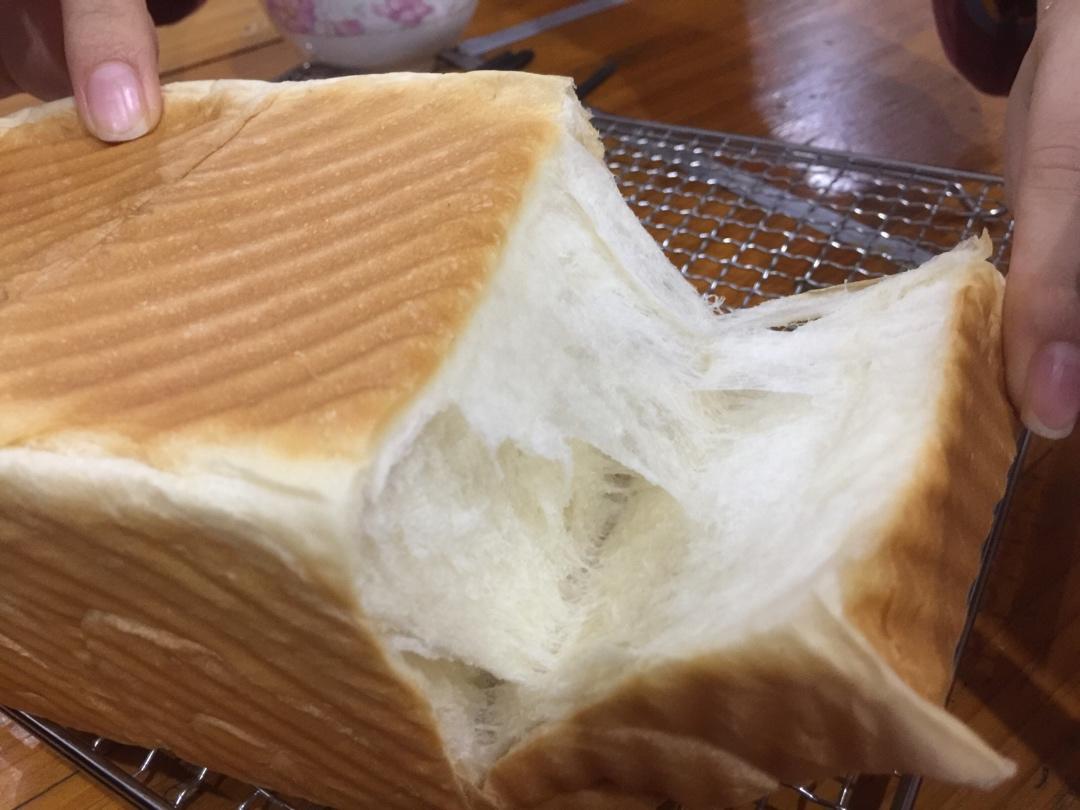 绵软又拉丝的酸奶吐司