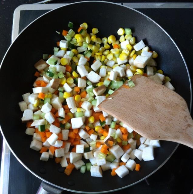 黑椒牛肉蔬菜烘蛋的做法 步骤3