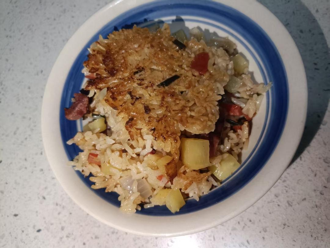 全家人都抢着吃的的土豆香肠焖饭