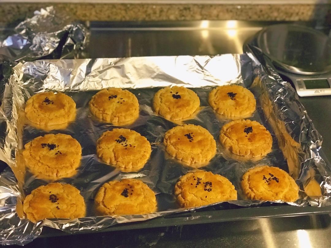 轻轻一按就碎掉的原味桃酥（不输猪油版）