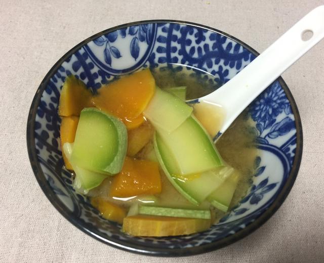 极简-南瓜西葫芦味噌汤的做法