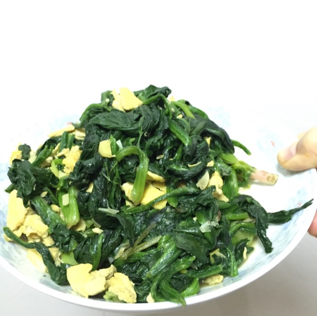 菠菜炒鸡蛋