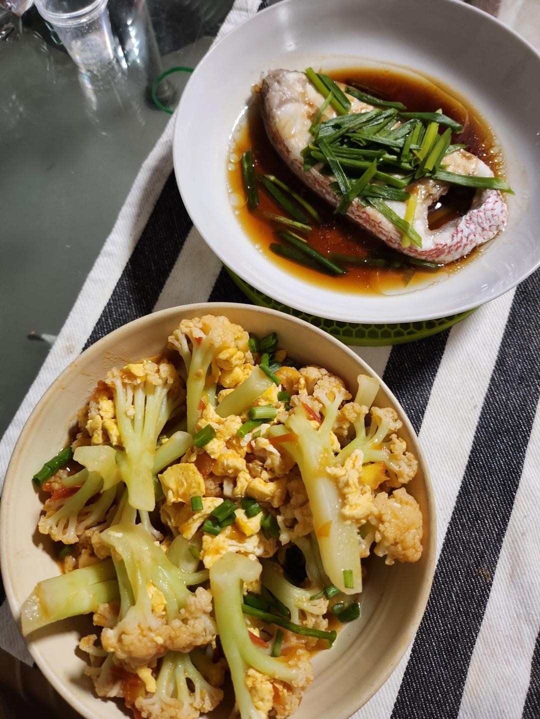 西红柿炒菜花（夏季开胃菜）