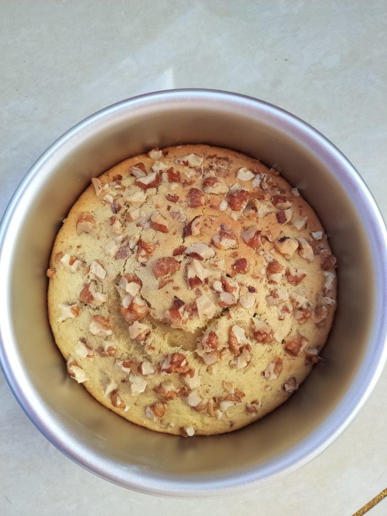 简简单单的香蕉核桃蛋糕（很香很香的咧）