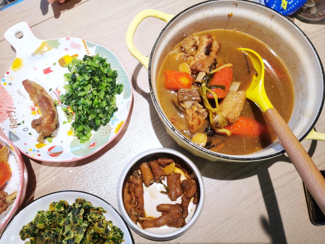 胡萝卜炖牛肋条【5-6月北鼎珐琅锅食谱】