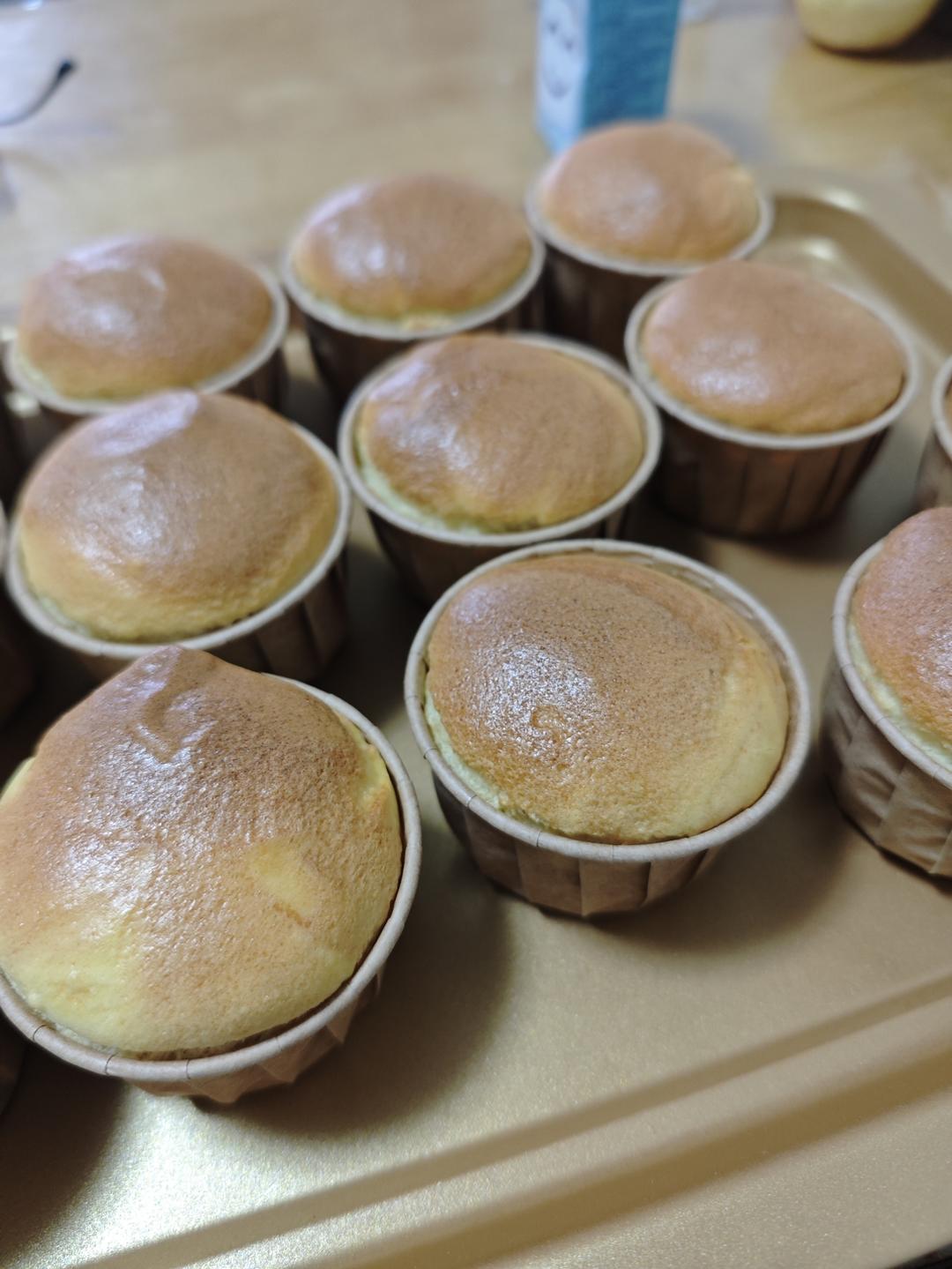 纸杯蛋糕 8寸戚风蛋糕的量