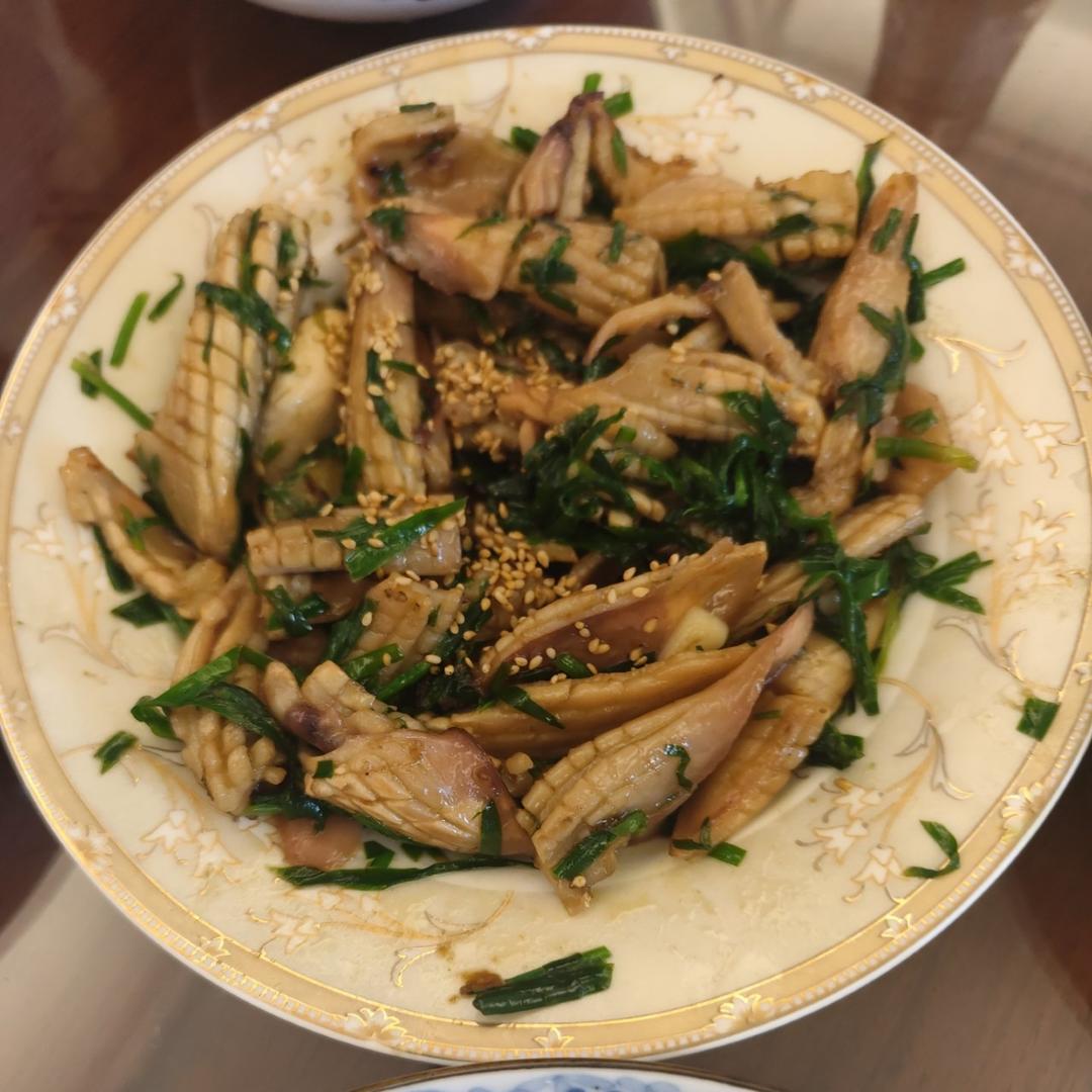 干锅鱿鱼牛角花