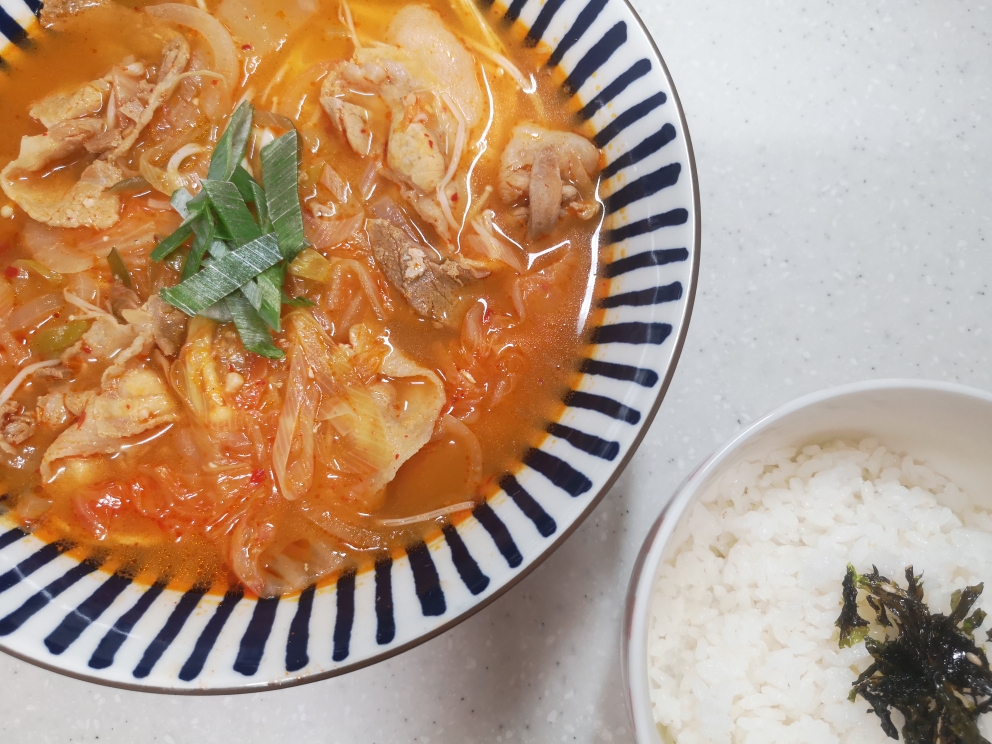 超简单的韩国泡菜汤的做法