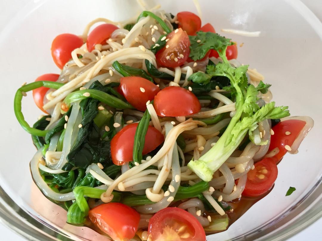 酸辣菠菜豆芽拌红薯粉