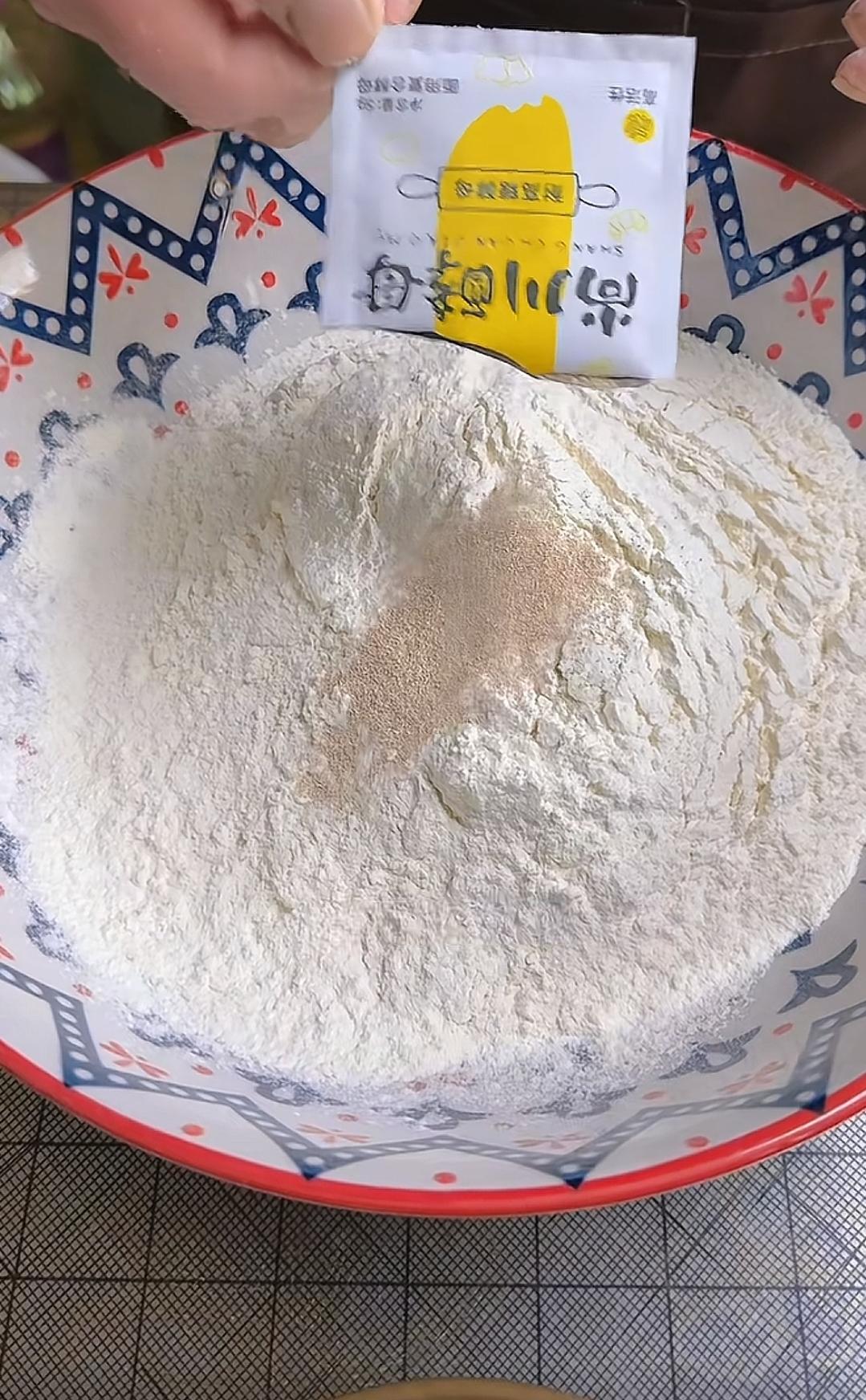 纯奶手撕吐司的做法 步骤1