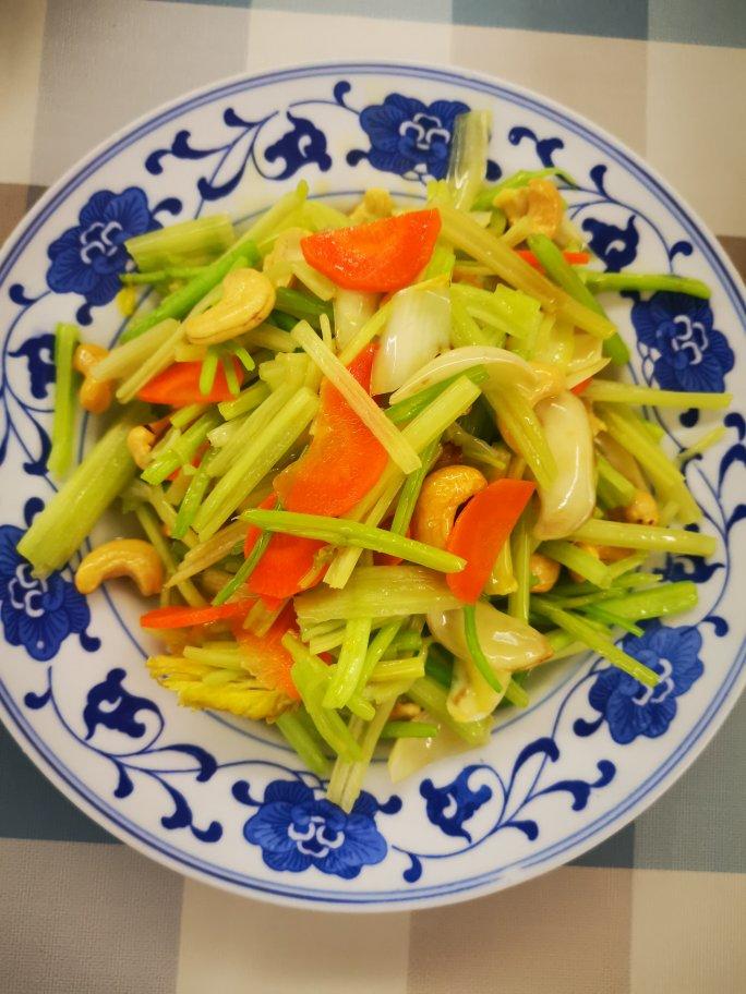 百合西芹炒腰果