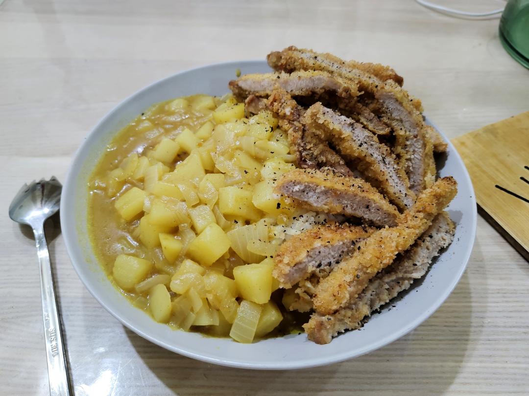 香酥咖喱猪排饭