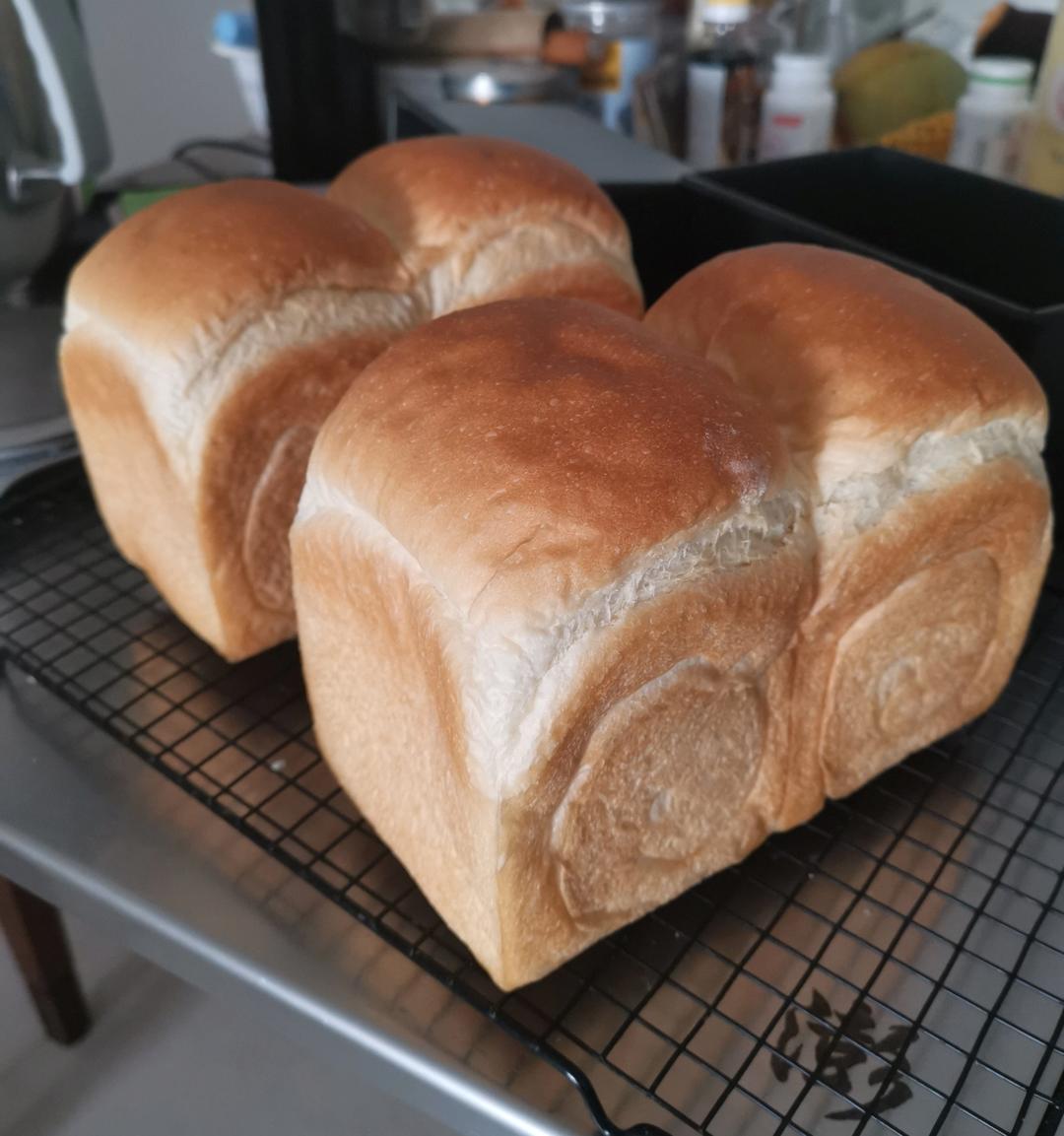 伊藤雅大的炼乳吐司 撕着撕着就吃没了