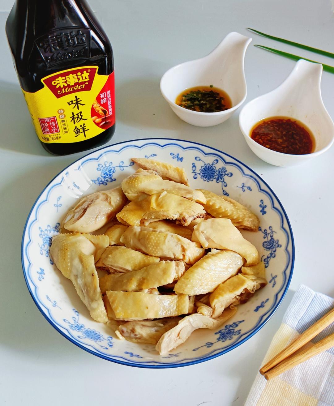 嫩滑爽口的白切鸡+两款必吃灵魂蘸料