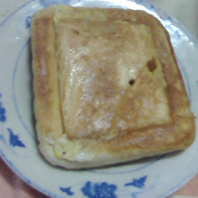 开盖鸡蛋火腿煎吐司