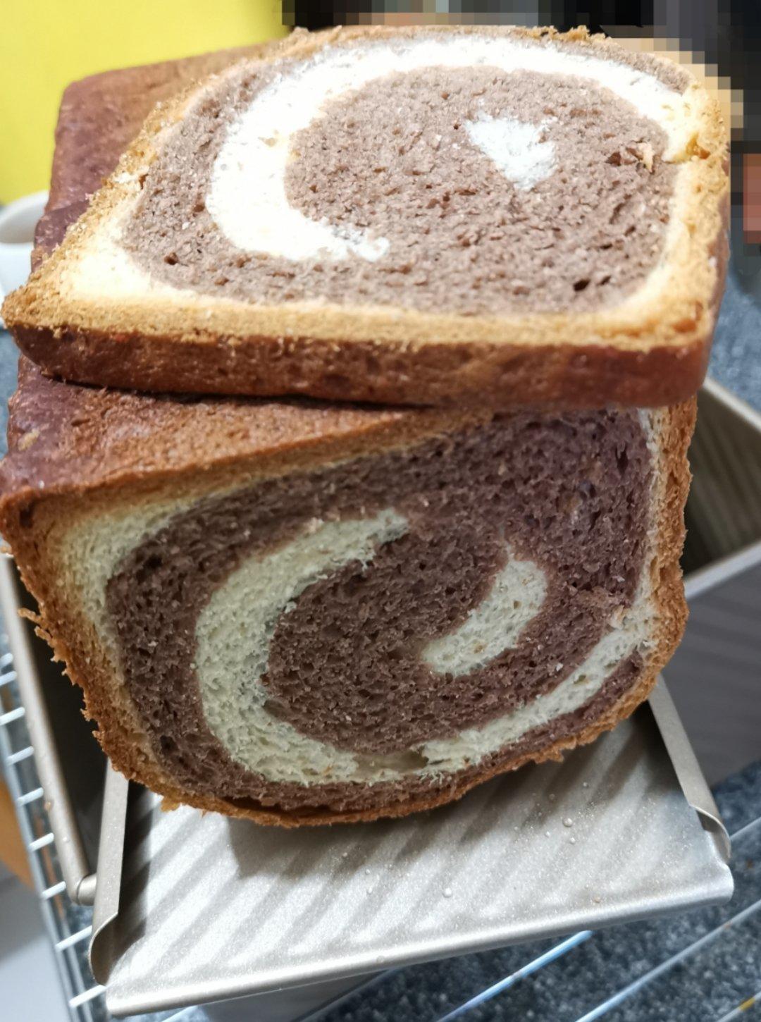 鲜奶/巧克力双色土司                                旋涡/斑马纹/单色