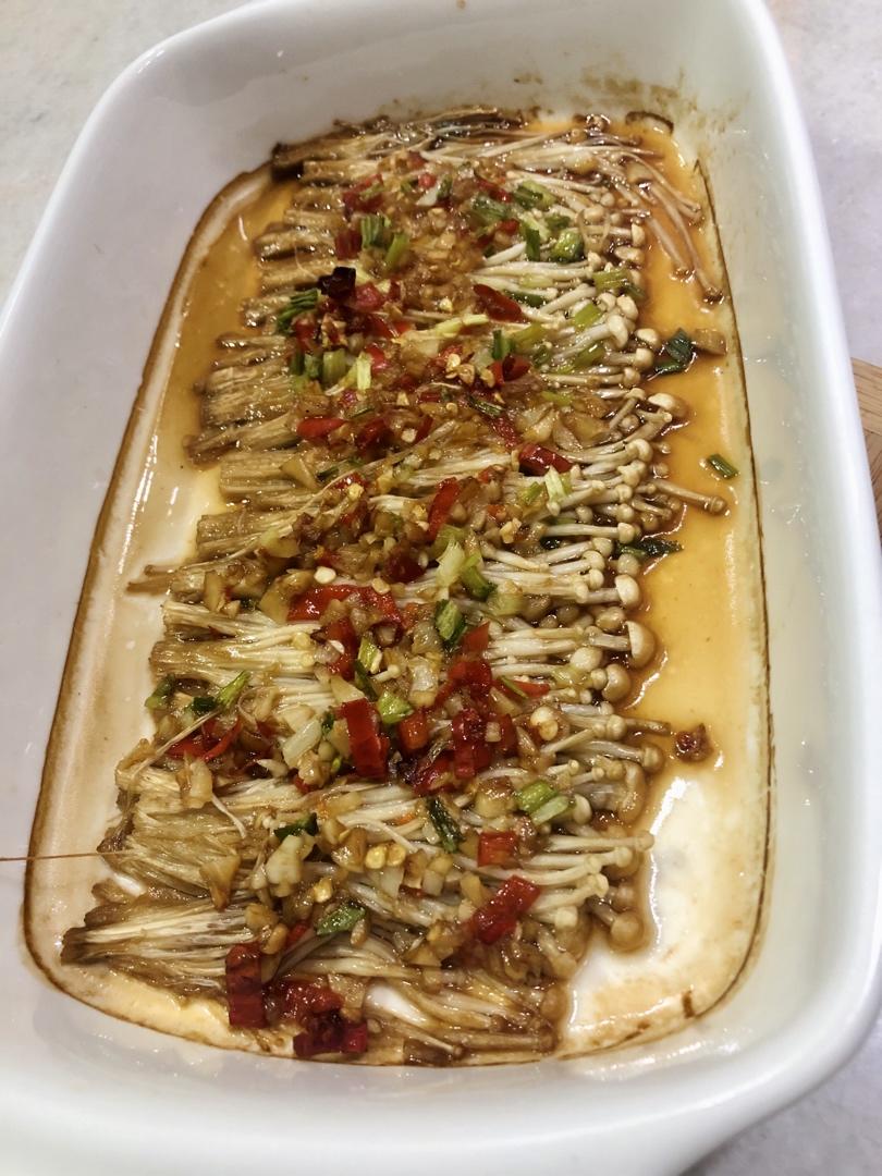 yiyizhang1nzk做的蒜蓉烤金针菇烤箱版